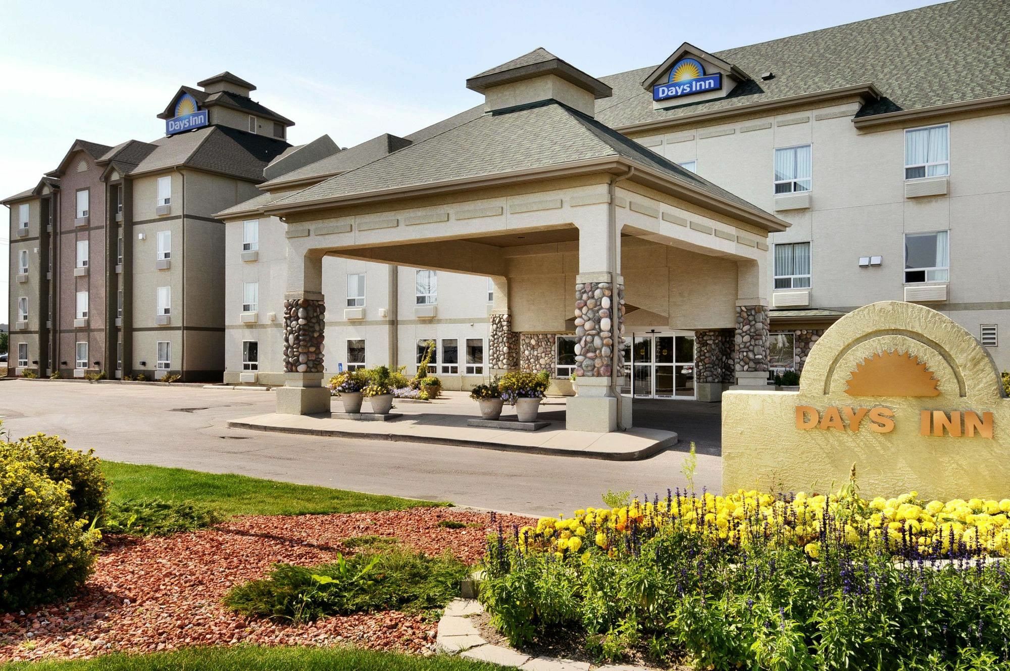 Days Inn By Wyndham Regina Exterior foto